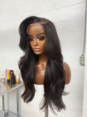 Nandy Designer - HD 6x6 closure - Kinky Straight - Medium - Signature Virgin