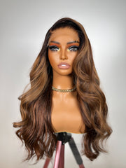 Designer Alyssa - Signature - Medium - 5x5 HD