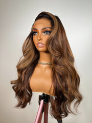 Designer Alyssa - Signature - Medium - 5x5 HD