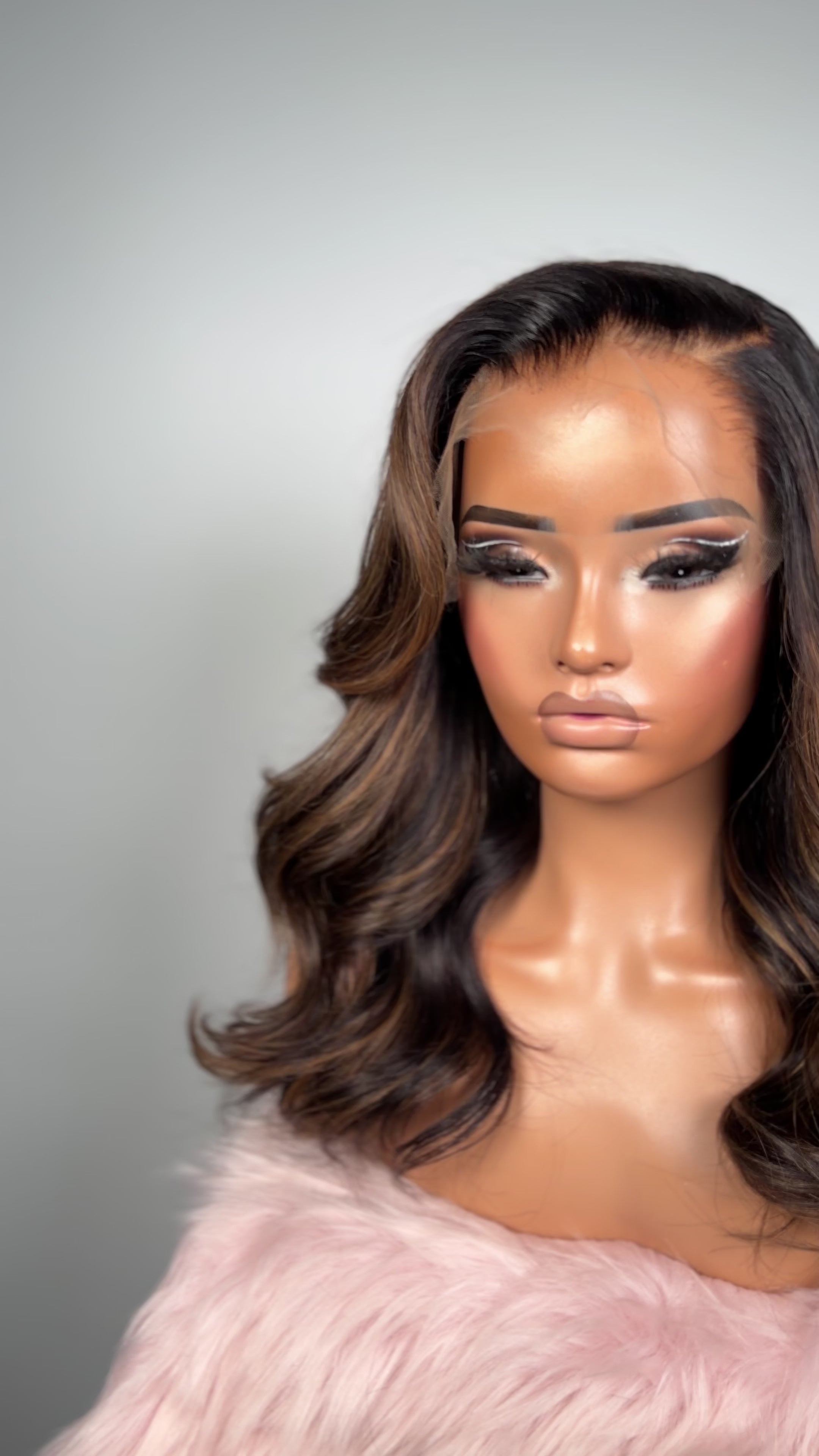 Sarai Blond Highlight - Signature Virgin - 9x6 HD - Medium