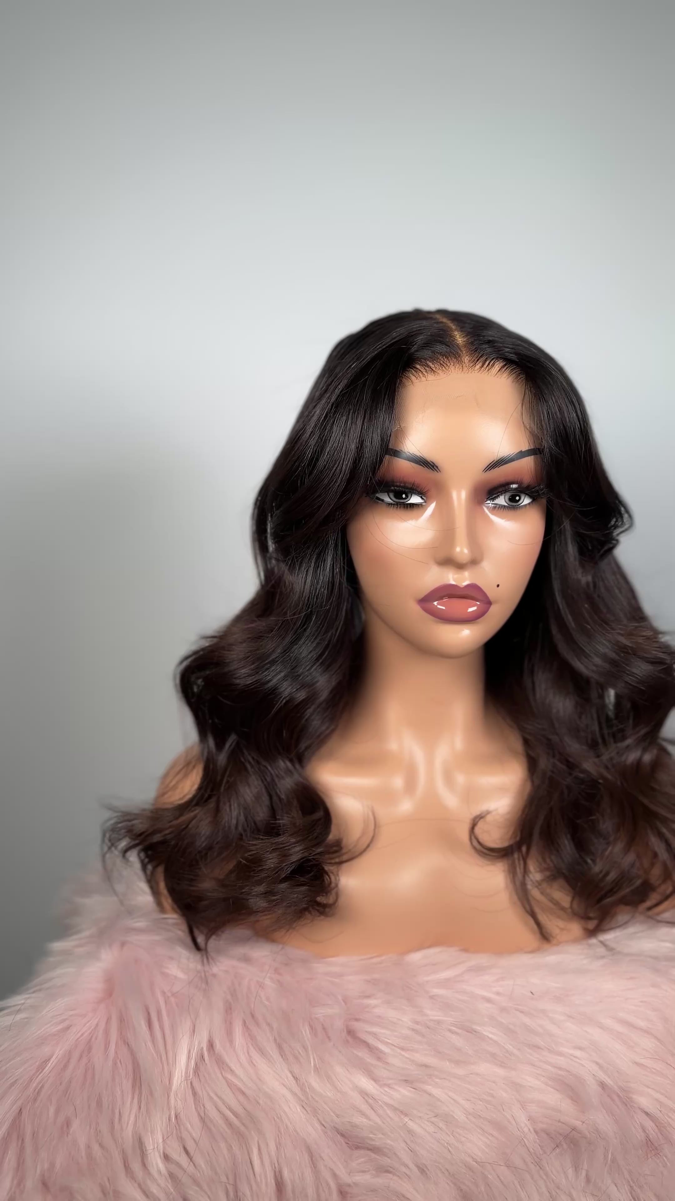 Designer Gia - Medium - Raw Vietnamese - 5x5 HD